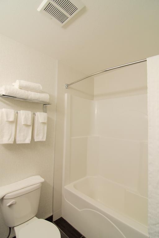 Paradise Inn And Suites Redwater Cameră foto